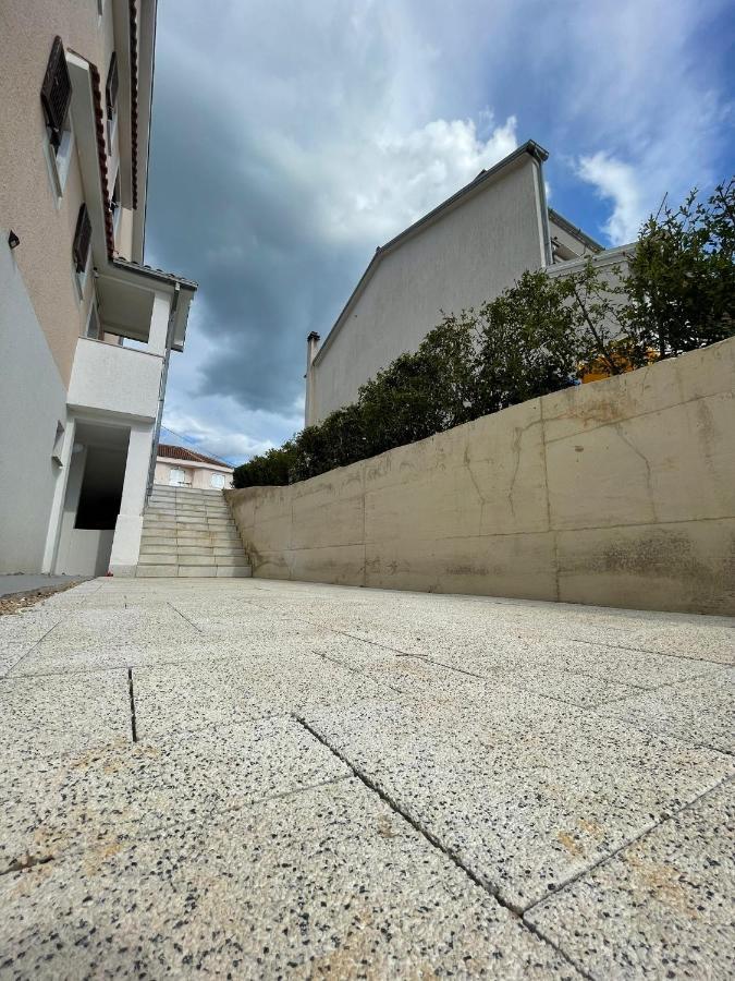 Apartments Fratelli Malinska Zewnętrze zdjęcie